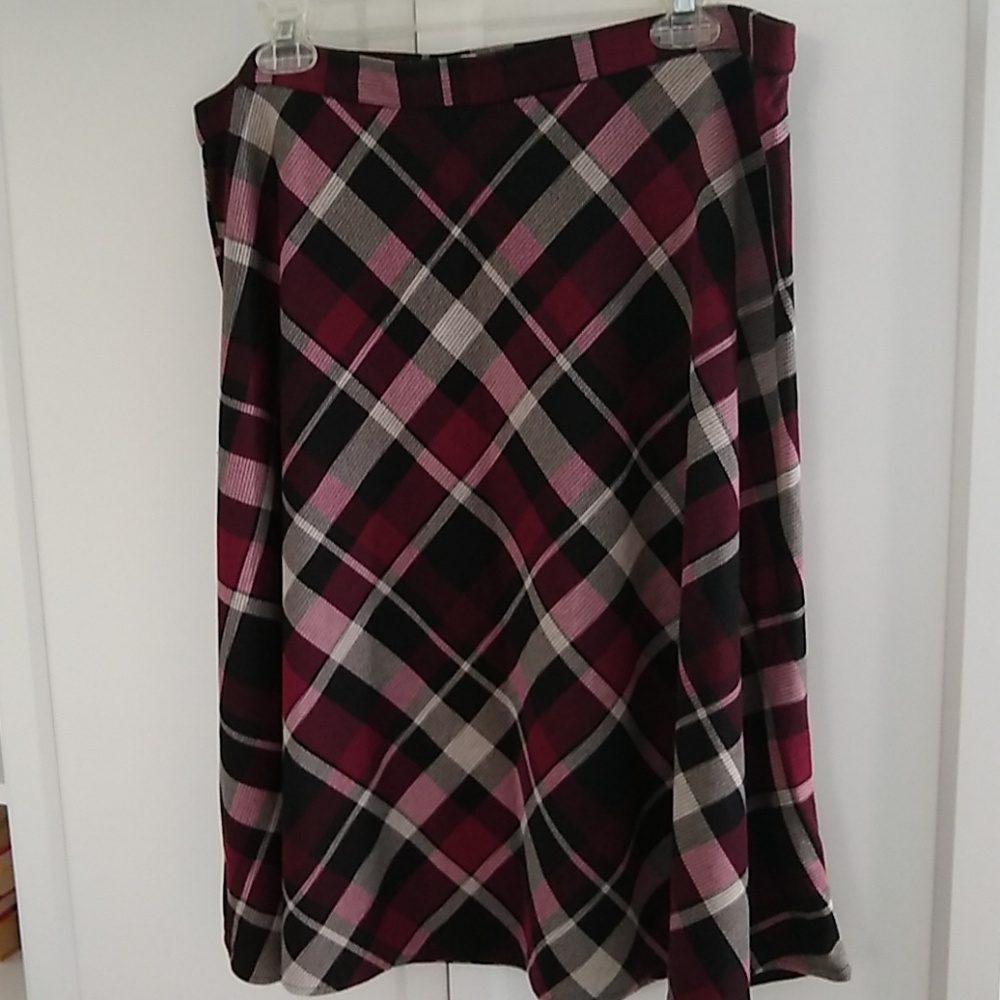 Woman's Fall/Winter Skirt - Size XL